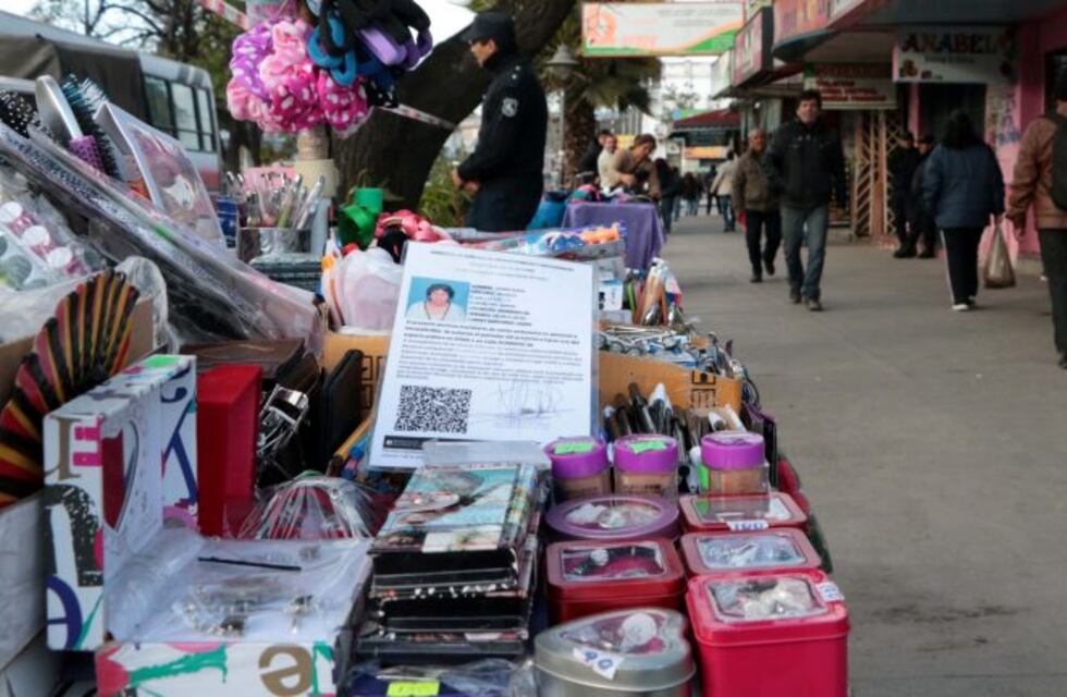 Crearán "núcleos comerciales barriales" para la venta ambulante