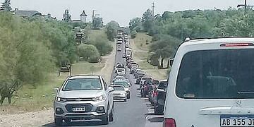 Los trabajos realizados por la Provincia provocan largas colas de vehículos y el malestar de los automovilistas\u002E