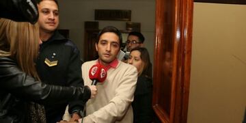 Agrupaciones feministas acompañaron a la víctima en la puerta de Tribunales\u002E