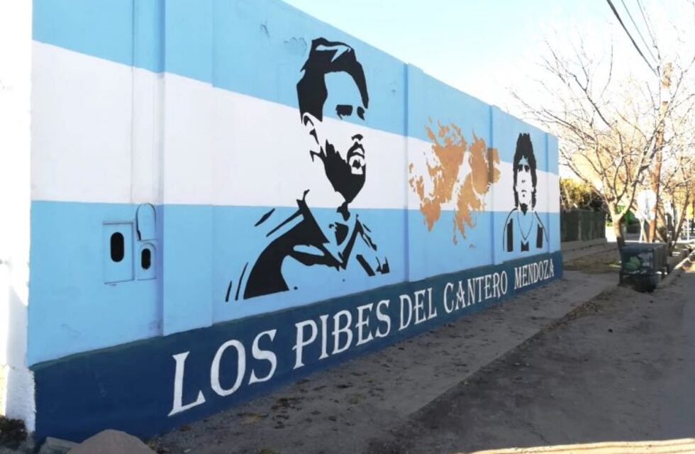Impresionante mural de Maradona y Messi en Guaymallén