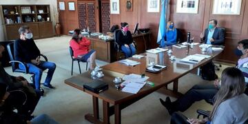 El intendente Luis Castellano y parte de su gabinete se reunió con representantes del Sindicato de Empleados y Obreros Municipales (SEOM)