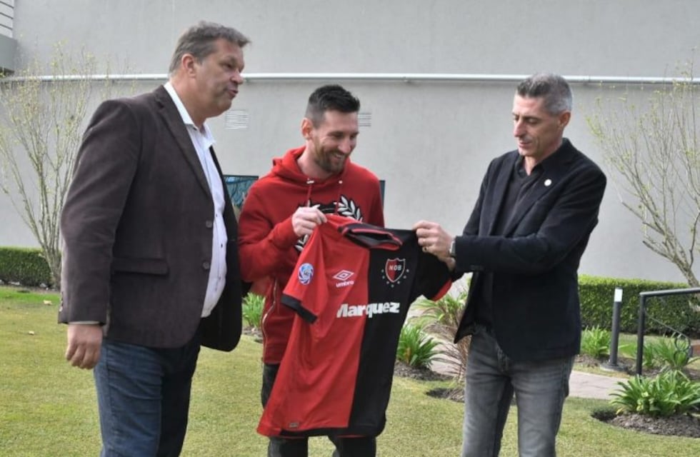 Un candidato a presidente del Barcelona acepta que Messi juegue en Newell's