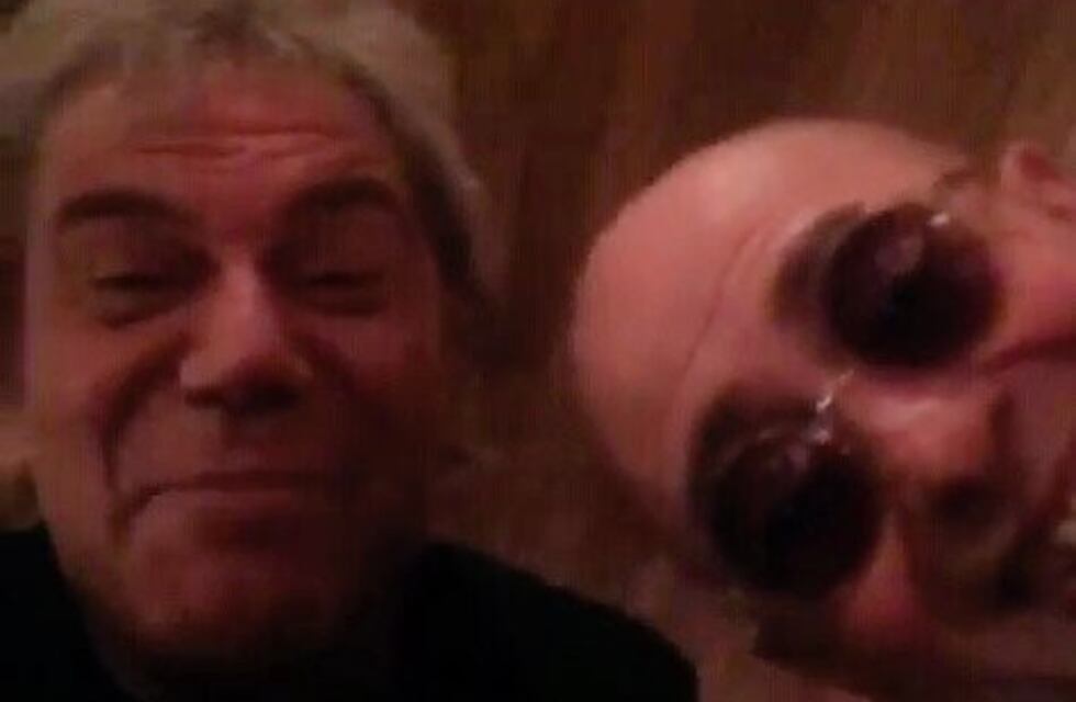 Indio Solari piropeó a la periodista Edith Hermida frente a una cámara