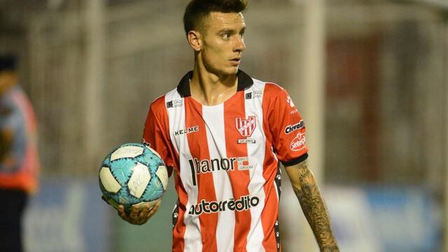 El extremo izquierdo, antes de irse, extendió su contrato y donó pelotas a La Agustina\u002E