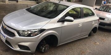 Crece el robo de ruedas a vehículos estacionados en la vía pública (@JoseljuarezJOSE)