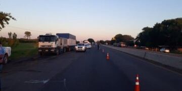 Murió al impactar con su moto a un camión que estaba detenido\u002E (Web)\u002E