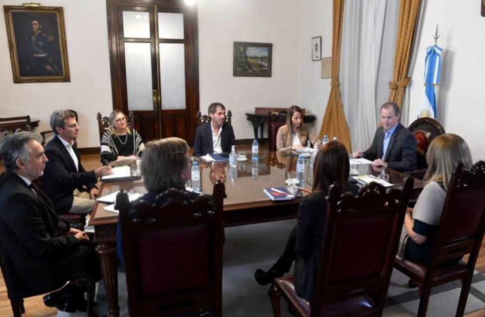 Bordet anunció la habilitación de comercios minoristas y oficios