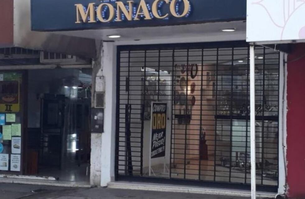 Disfrazado de Papá Noel robó la joyería de un ex Diputado Nacional