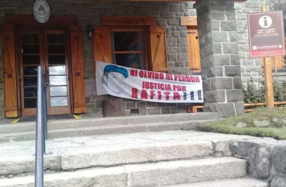 Tras dos horas, los mapuches liberaron la sede de Parques Nacionales en Bariloche