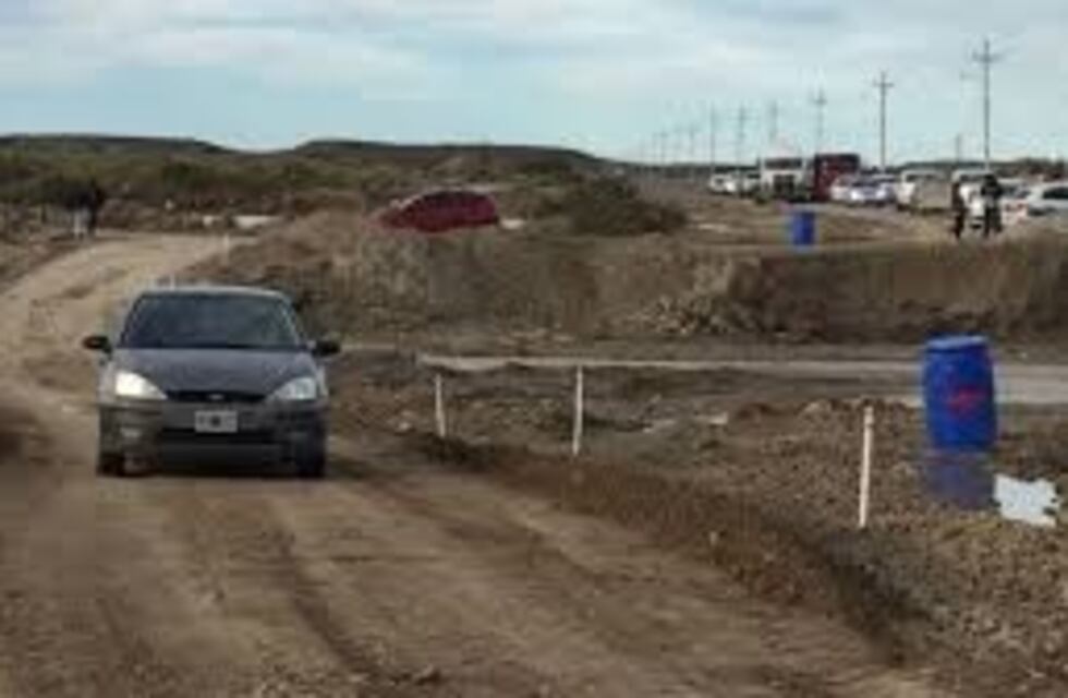 La obra del puente de Caleta Córdova avanza en un 50%