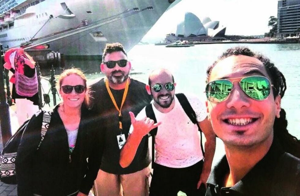 Desde hace meses una banda mendocina toca en cruceros