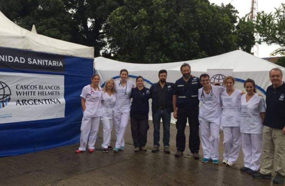 Miembros de Cascos Blancos llevarona cabo fumigaciones y capacitaciones en Iguazú