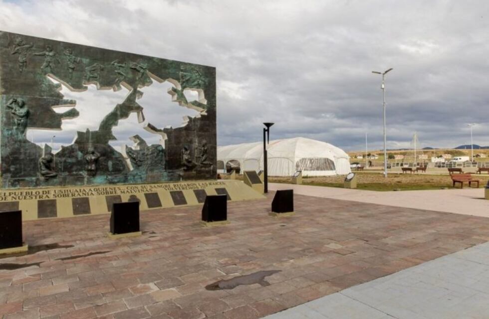 Acondicionan la Carpa de la Dignidad en vísperas de la Vigilia por Malvinas