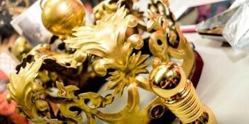 La corona que los ladrones se llevaron desde el interior del boliche gay\u002E