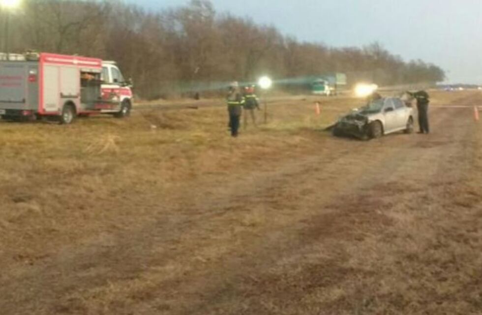 Dos muertos en la ruta 9: chocaron un auto y un camión