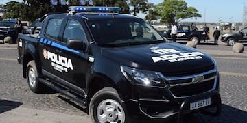 Camioneta de la policía de Santa Fe