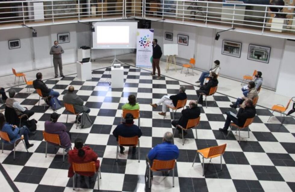 La reunión de "Unidos por Vos" recibió la visita del intendente Sánchez