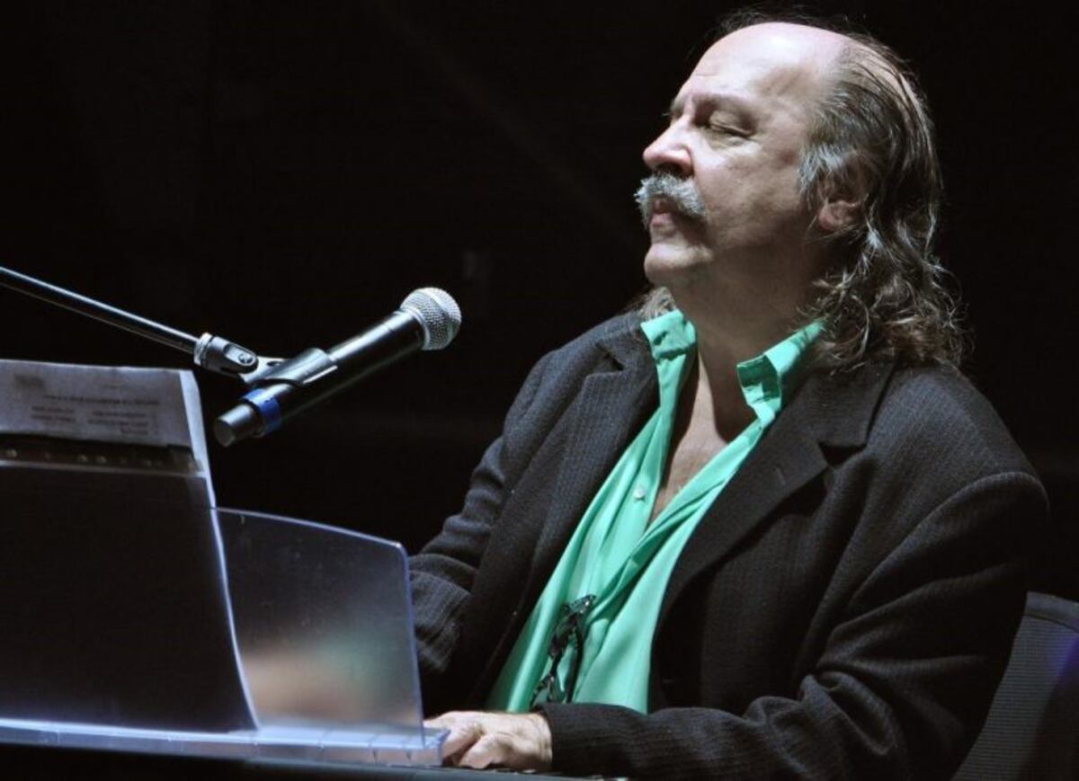 Asunto Tango presenta a Litto Nebbia