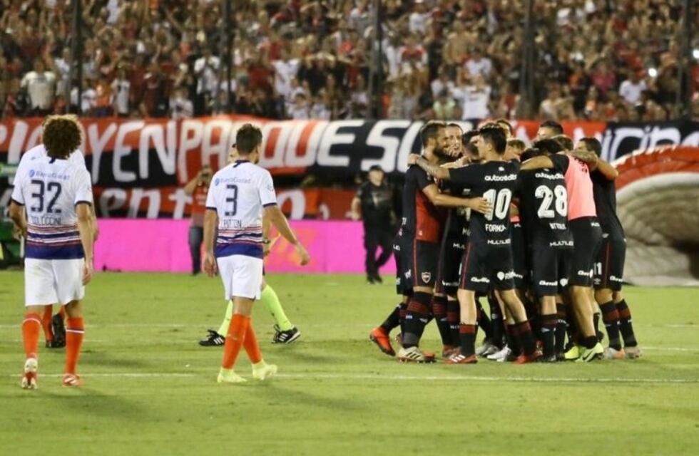 Newell's ganó 1-0 ante San Lorenzo en un partido clave