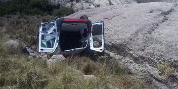 El vehículo volcó en el camino de las Altas Cumbres, con consecuencias fatales para la uniformada\u002E