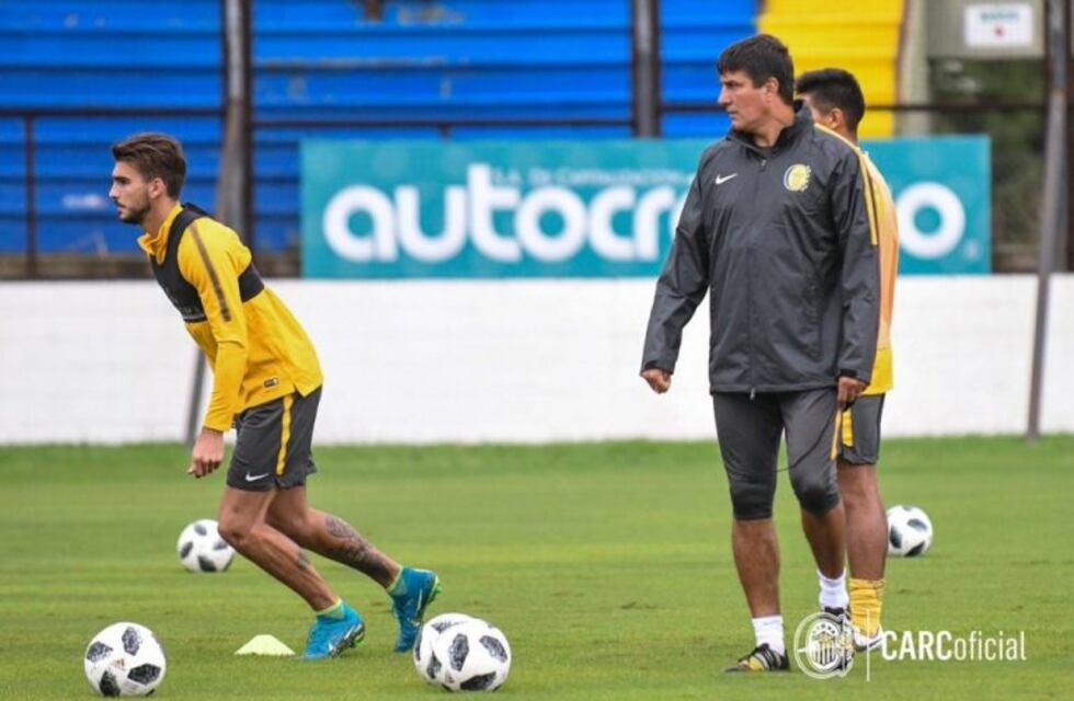 Chamot cambió casi por completo y visita a Arsenal con un equipo alternativo