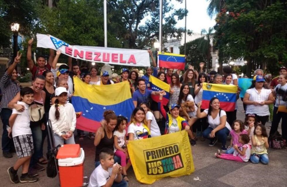 Venezolanos en Salta marcharon en contra de Nicolás Maduro