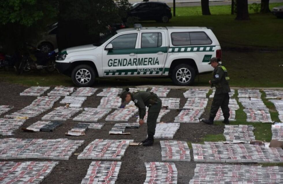 Frenan a un camión y secuestran más de $3 millones en mercadería ilegal