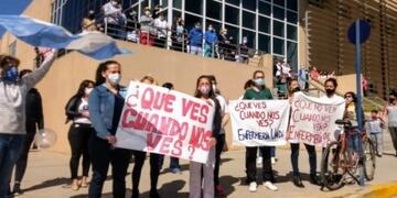 Reclamo de enfermeros de Gualeguaychú\nCrédito: MáximaOnline
