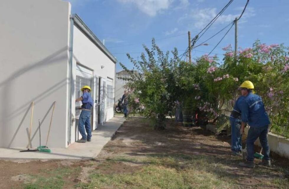 Gay recorrió las instalaciones de la sede de Mamás Cuidadoras en el barrio Noroeste