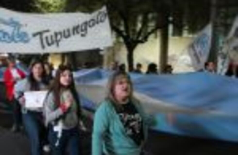 Los docentes ya cuestionan el aumento del 20%