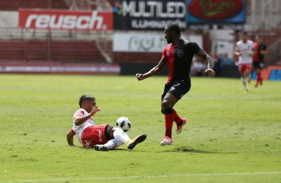 Newell's no pudo con el Bicho y cayó por 1 a 0