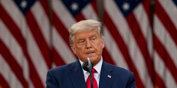 El presidente Donald Trump habla desde el Jardín de las Rosas en la Casa Blanca (AP)