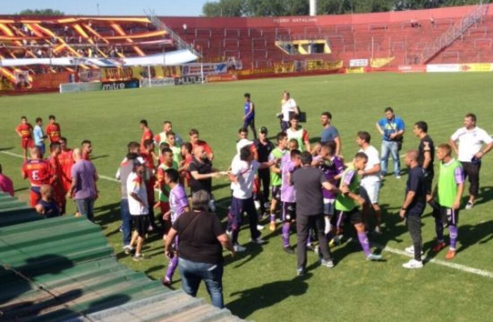 Escándalo y suspensión en Deportivo Español - Sacachispas