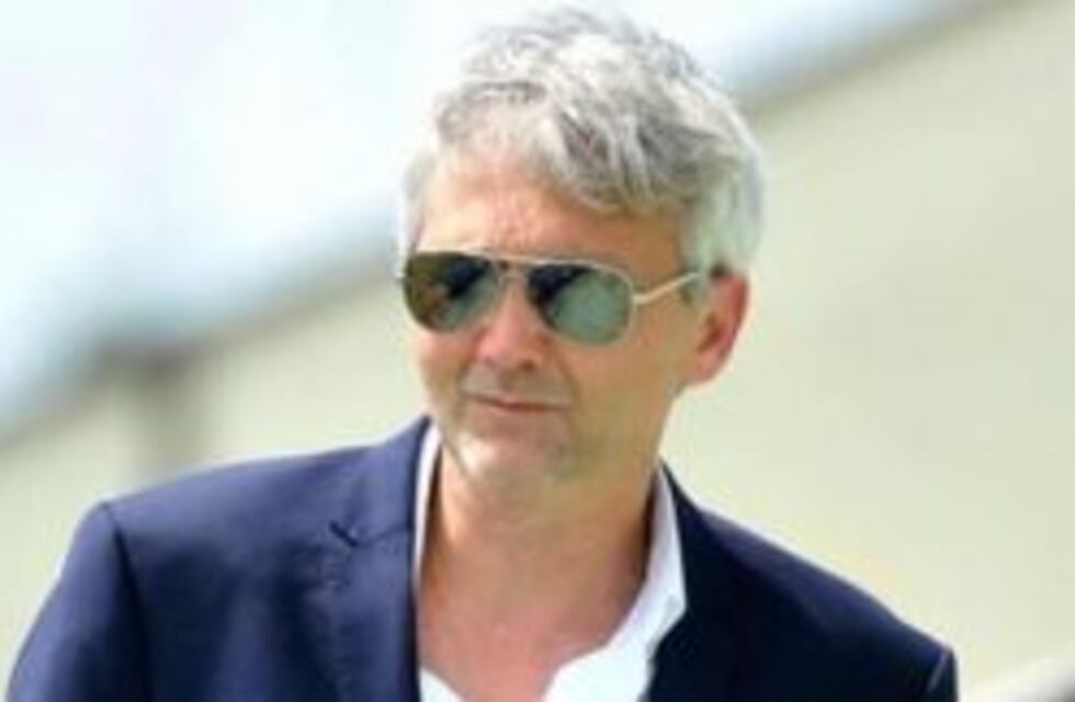 Carloni insistió en que la oferta de Boca por Montoya "es mucho más interesante que la de River"