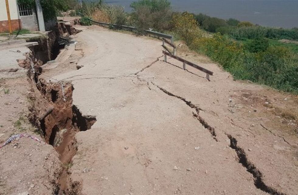 Ya son 64 las familias evacuadas por el "inminente" derrumbe en Diamante