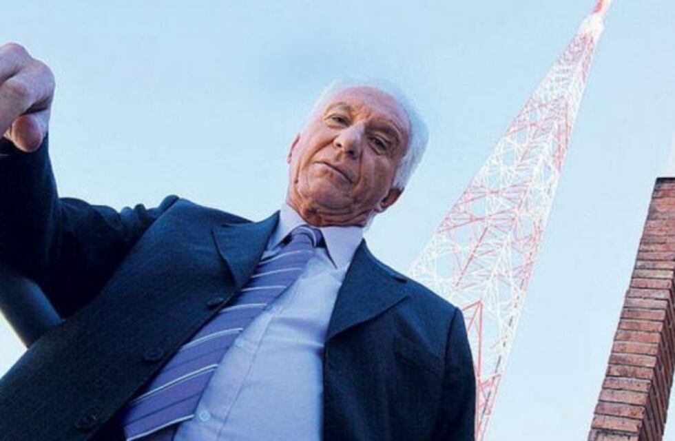 Gustavo Tobi deja la conducción de Noticiero Doce