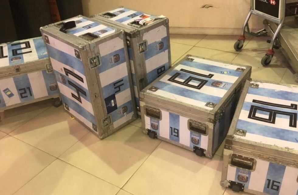 Incautan 11 baúles de la utilería de la Selección con dispositivos tecnológicos no declarados