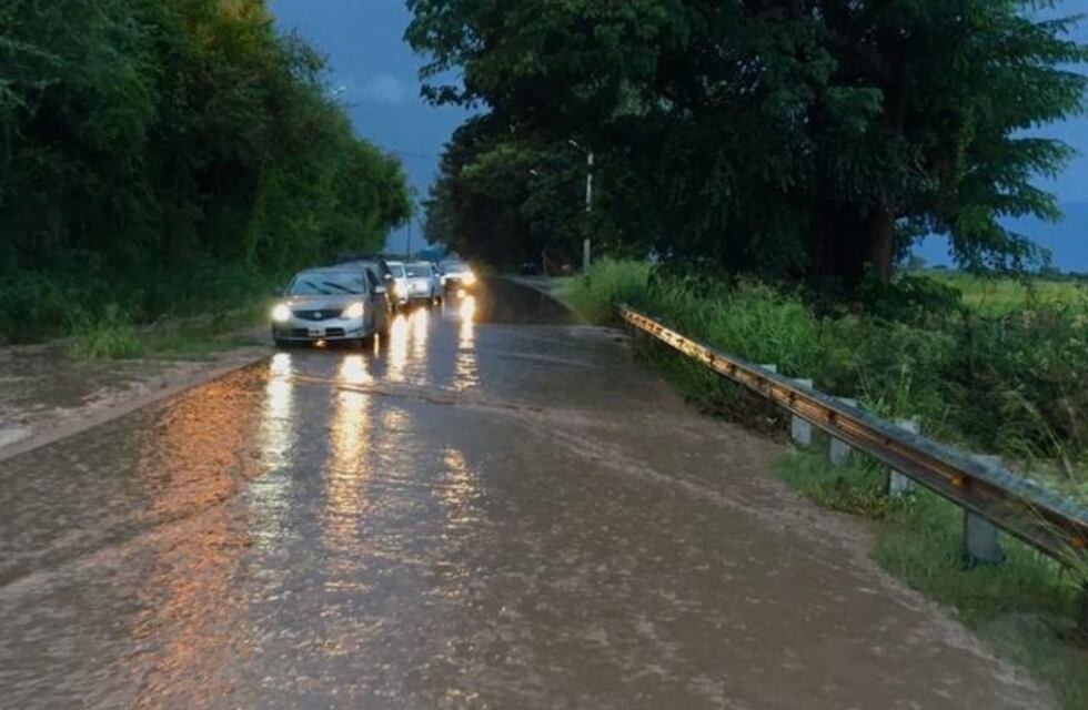 Denunció que le robaron el auto pero la tormenta lo había arrastrado hacia un canal