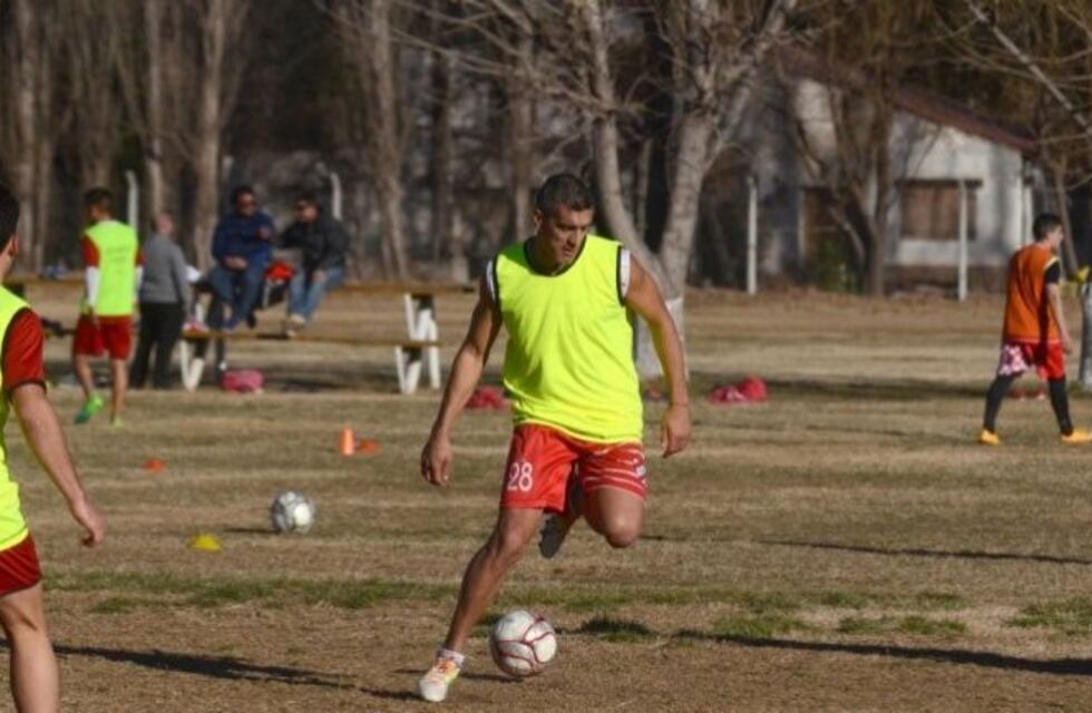 Esta tarde por fín rueda la pelota en el Federal "A"