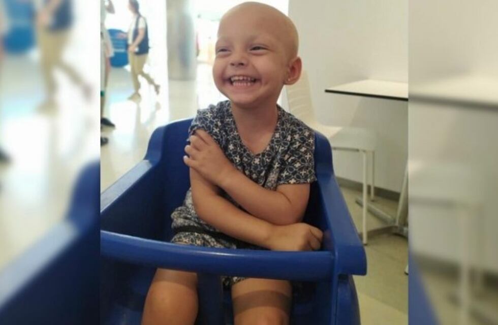 ¡Grande Paloma! La pequeña inició este miércoles en España su "pelea" contra el cáncer