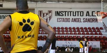 Instituto recibe a Quimsa por la segunda fecha del Super 20\u002E