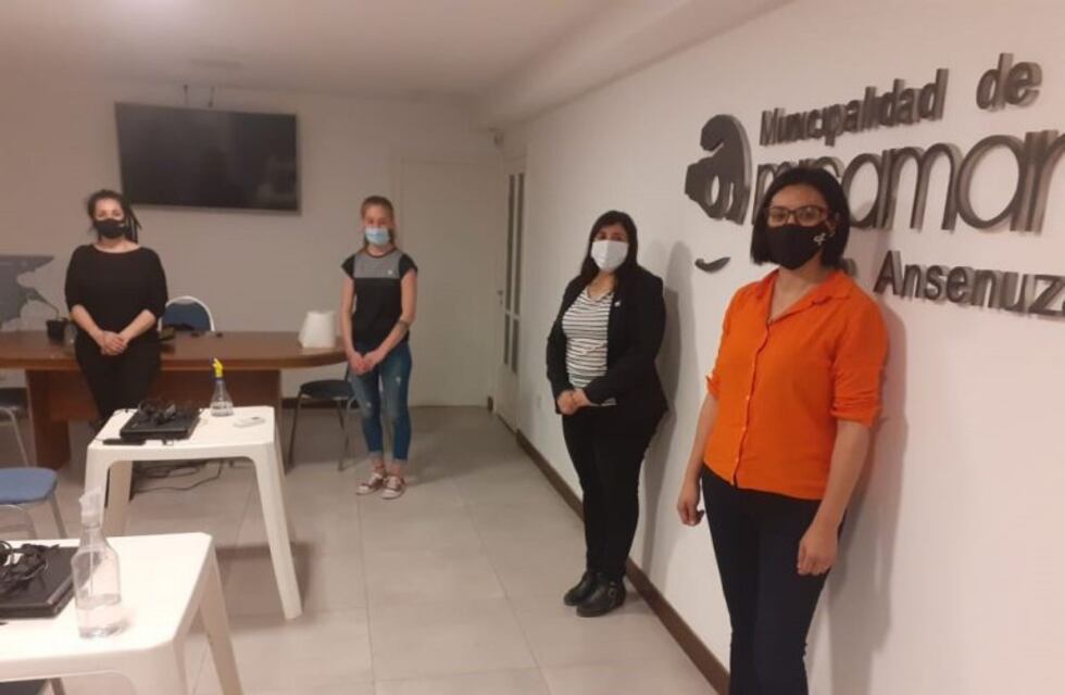 Trabajo difícil: mujeres encargadas de minimizar los contagios de coronavirus