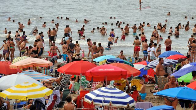 Vacaciones: en la Costa ya hay reservas para “congelar” el alquiler