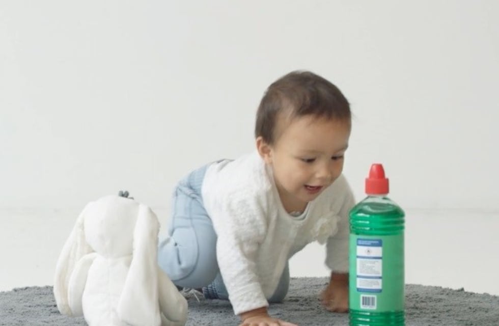 Un nene de tres años bebió destapa cañerías que estaba en una botella y terminó en terapia intensiva