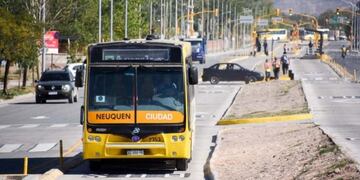 El Metrobus debutó con éxito en las calles neuquinas\u002E