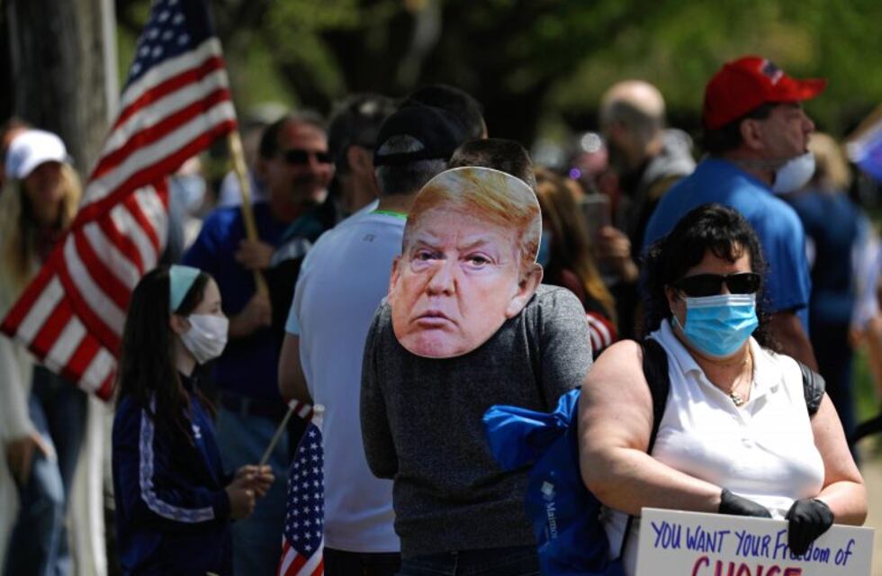 El mundo superó los 300.000 muertos por coronavirus en medio de la disputa por la vacuna