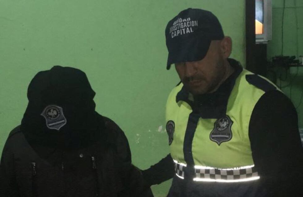 Detienen a hombre de 70 años condenado por abusar sexualmente de su nieta