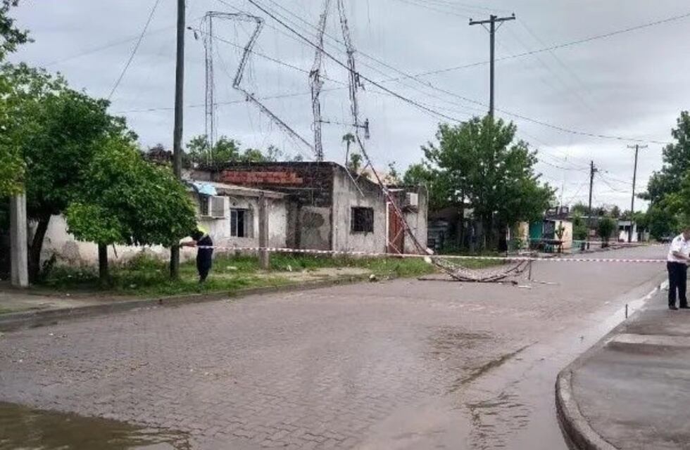 Hubo voladura de techos y caída de postes tras el temporal en el sur tucumano