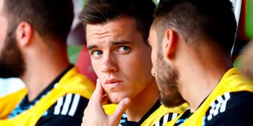 Argentina's midfielder Giovani Lo Celso looks on before the Russia 2018 World Cup round of 16 football match between France and Argentina at the Kazan Arena in Kazan on June 30, 2018\u002E / AFP PHOTO / BENJAMIN CREMEL / RESTRICTED TO EDITORIAL USE - NO MOBILE PUSH ALERTS/DOWNLOADS