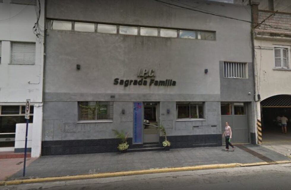 Cerró una clínica en Santa Fe sin aviso previo y dejó medio centenar de empleados en la calle